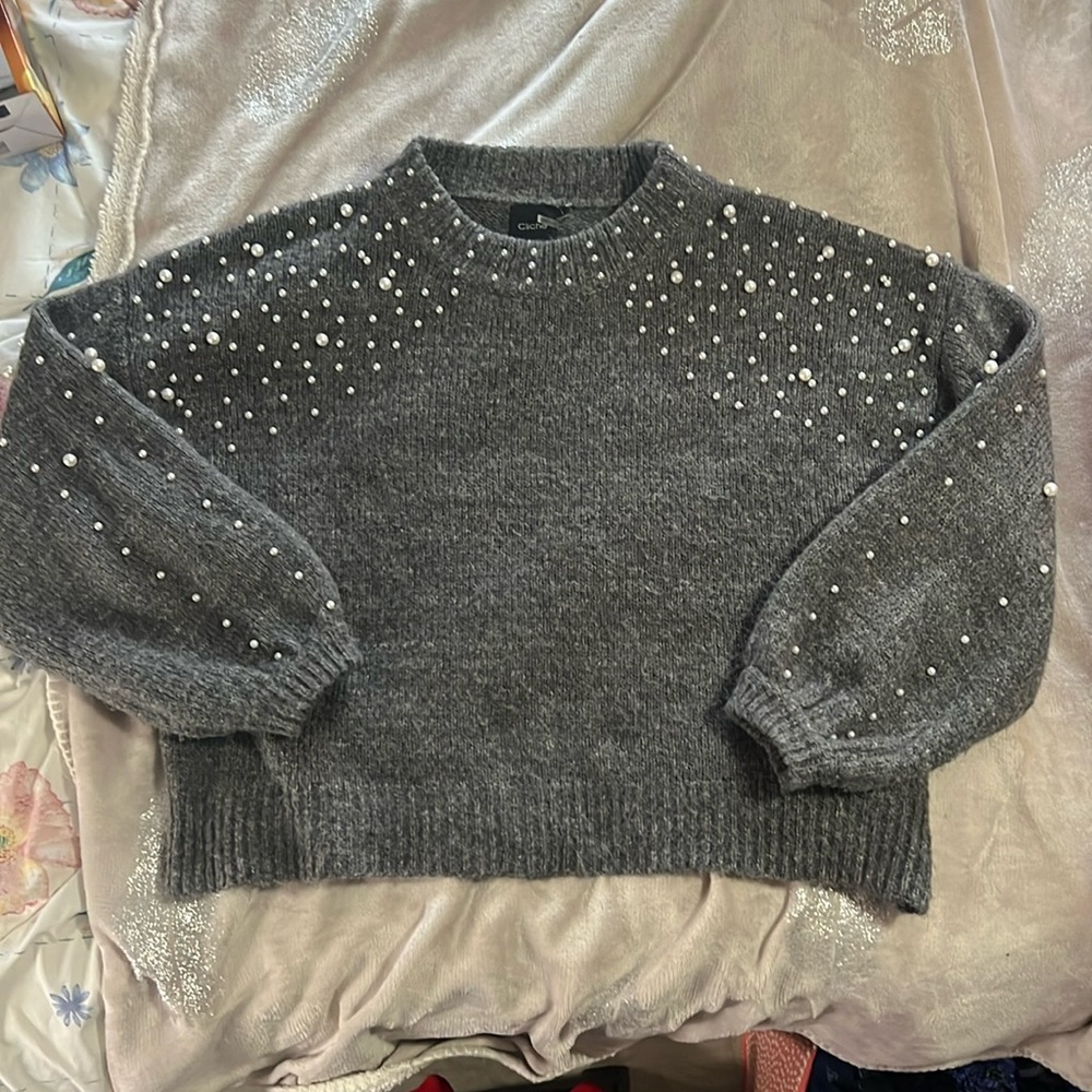 Cliché, L, Grey wool blend sweater w/ white Pearl decals